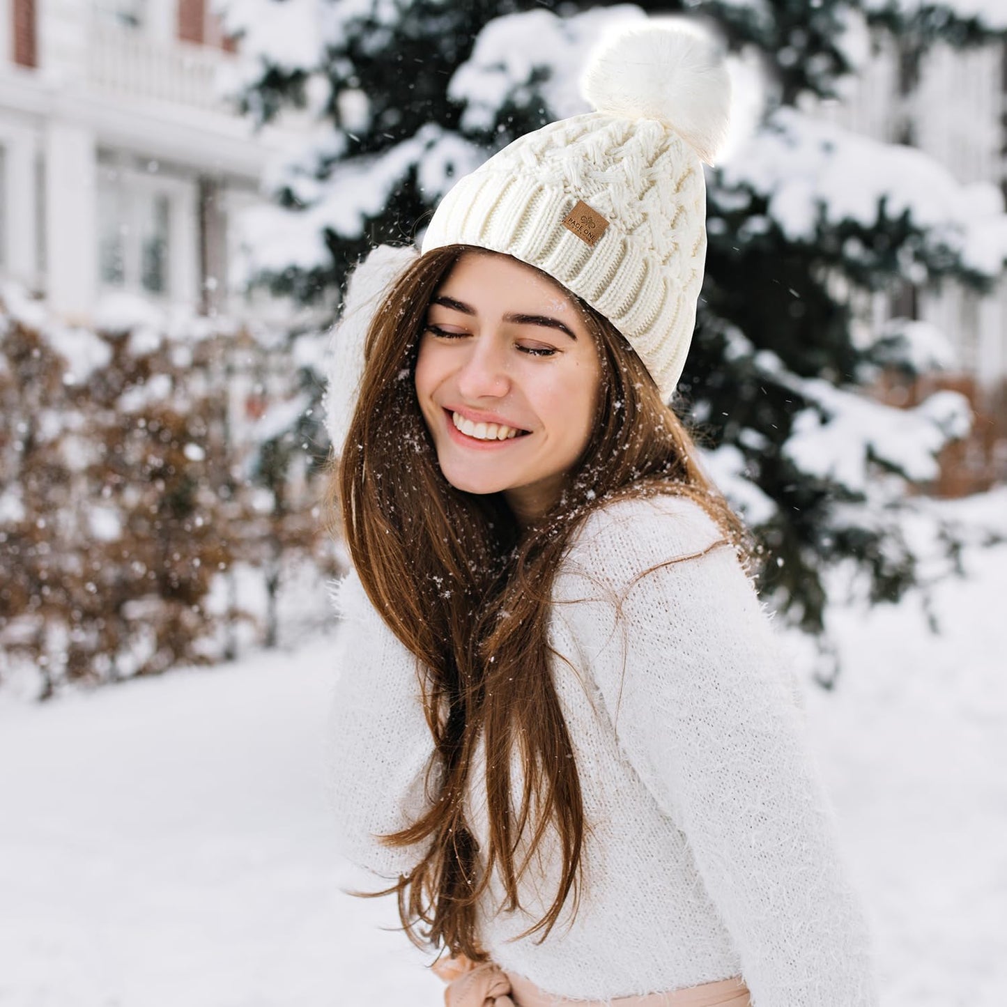 Winter Chic – Women’s Chunky Knit Beanie with Luxe Pom Pom Warmth